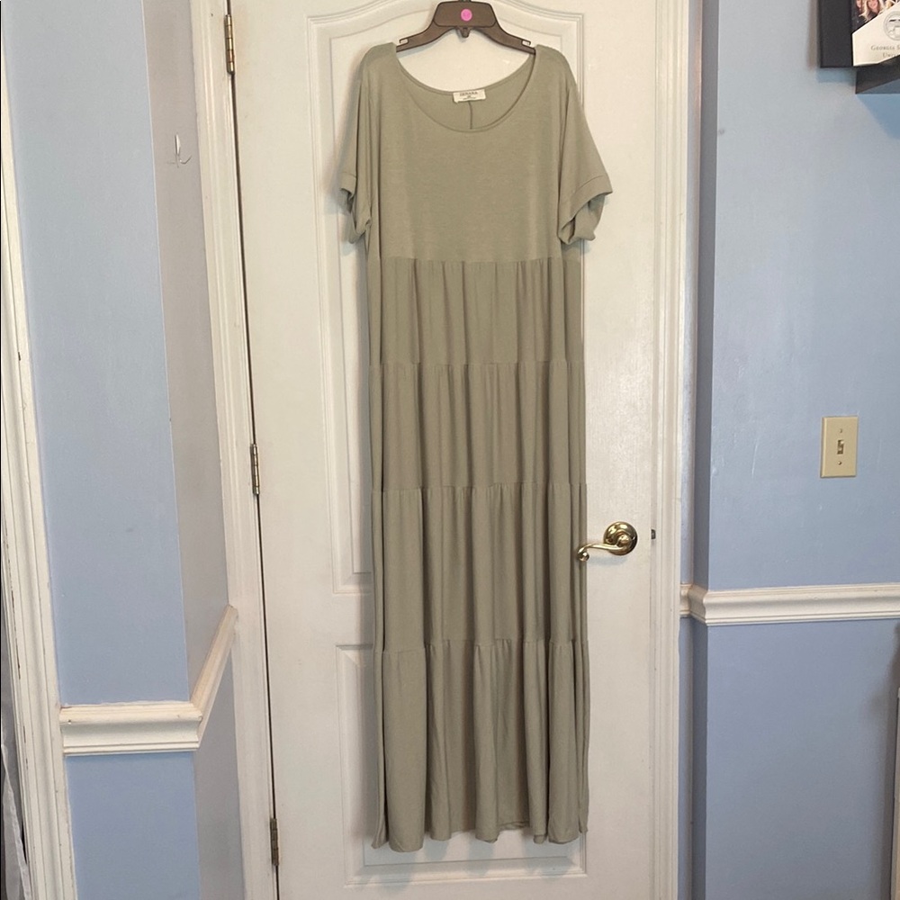 Elegant Green Maxi Dress
